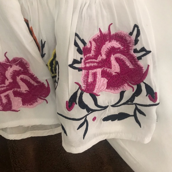 LF white  off shoulder dress - Picture 4 of 4